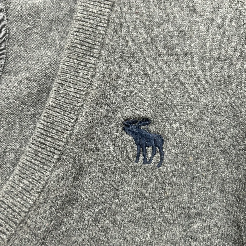 Abercrombie & Fitch Mens Gray V-Neck Sweater Embroidered Moose Logo Size L
